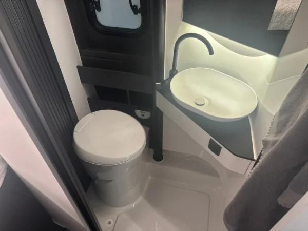 Adria Twin Supreme 600 SPB
