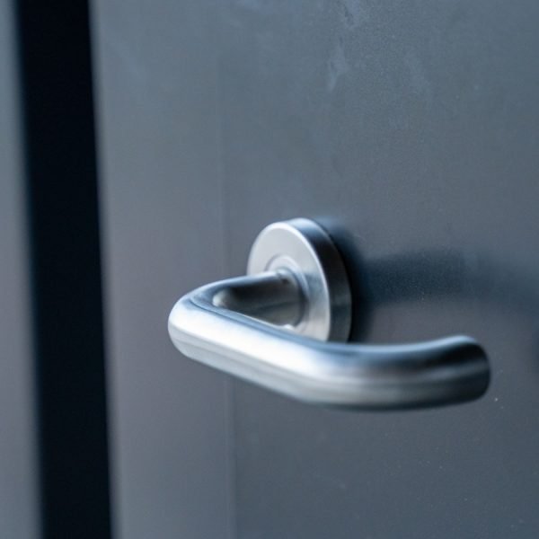 Conteneur démontable noir 4 × 2 mètres