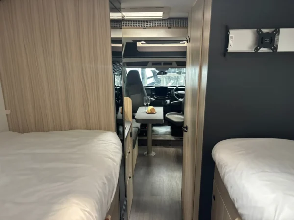 Adria Sun Living S 72 DL — Camping-car automatique