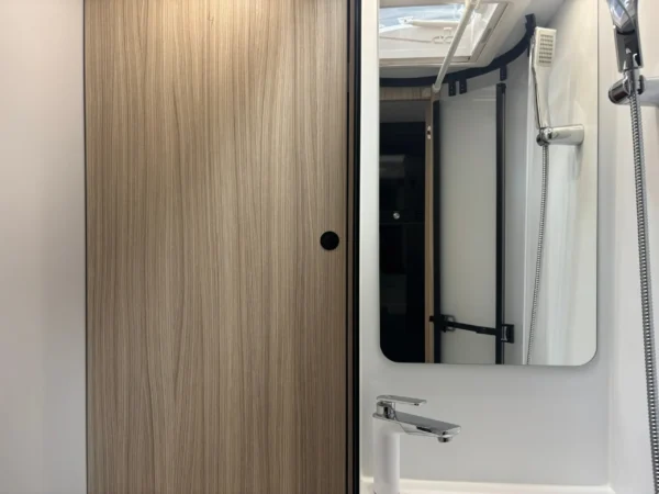 Adria Sun Living S 72 DL — Camping-car automatique