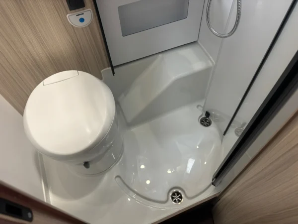 Adria Sun Living S 72 DL — Camping-car automatique